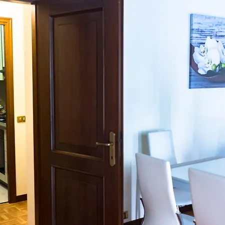 Royal & Luxury Hotel