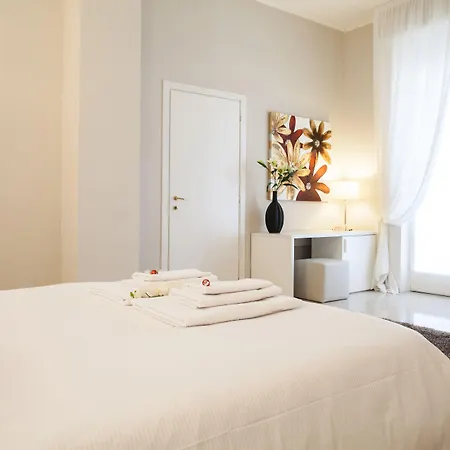 Royal & Luxury Hotel *