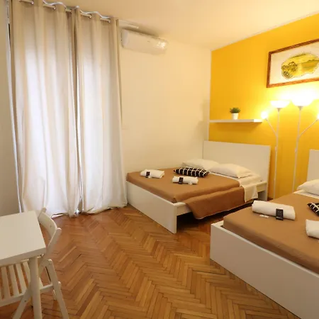 ゲスト ハウス ピレリ