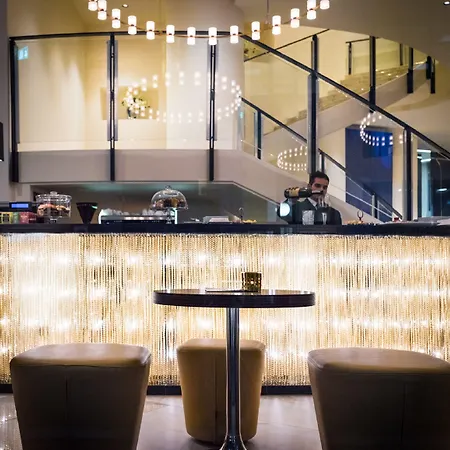 Hotell The Square Duomo - Preferred & 4*