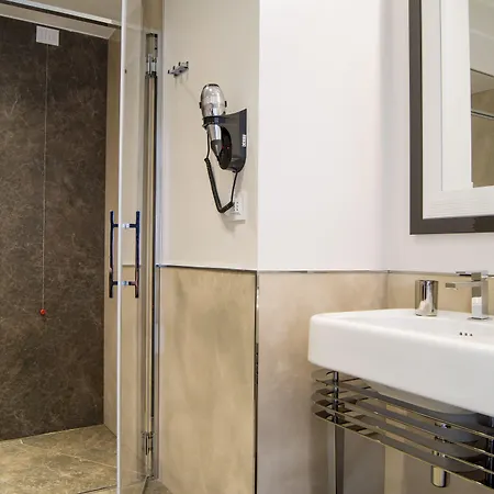 大教堂客房酒店 4*