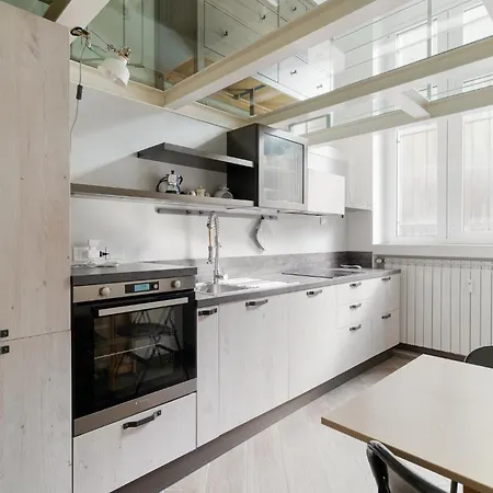 Apartment Guesthost - Comfortable Loft Citta Studi *