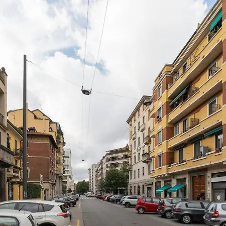 Guesthost - Comfortable Loft Citta Studi * Milan