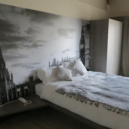 Otel Seven 2*