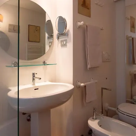 Quiet & One Bedroom Apartment *
