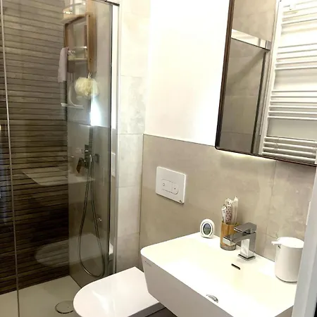 Urban Oasis - Two-room Apartment! Milano