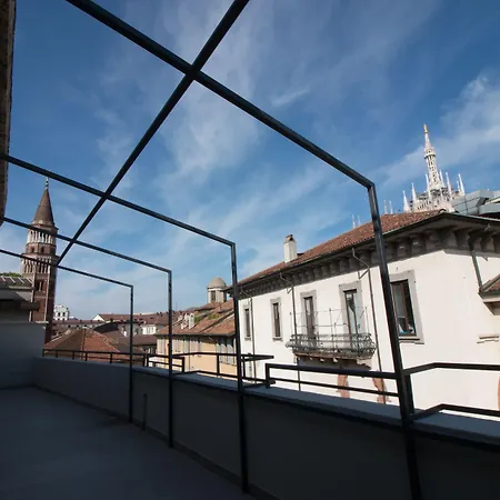 Santa Tecla Lägenhet Milano