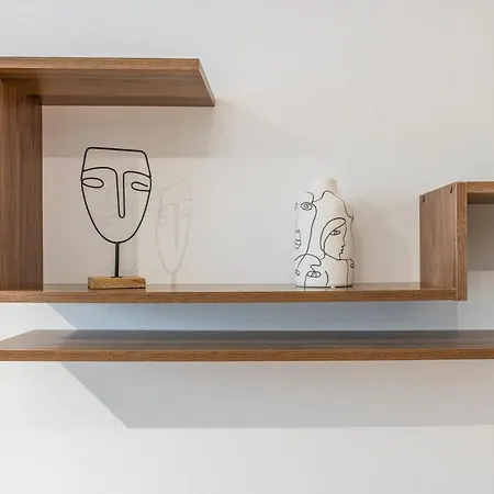 Prada's Nest - Modern Design And Close To Metro Apartment