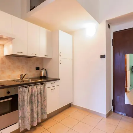 Deluxe Studio, Wi-fi, Self Check-in, Air Condition Milan