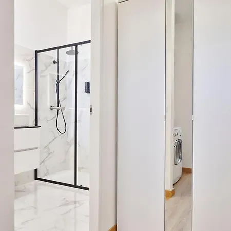 Daire Duomo Charme Milano