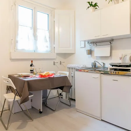 Commenda White * Milano