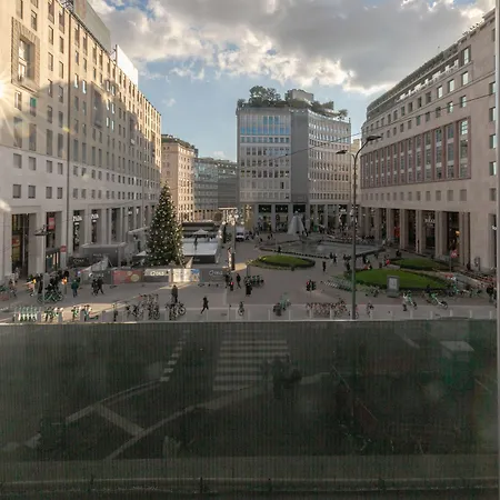 Ah - Fashion District