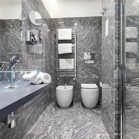 Ah - Fashion District 4*