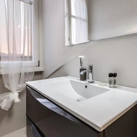 アパート Easyhomes - Brera Luxury ミラノ