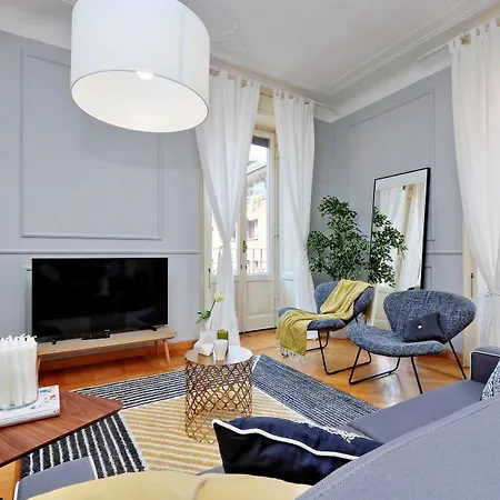 Apartment Altido Austere Elegance