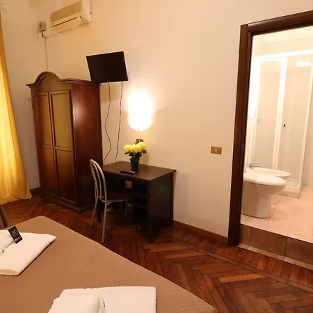 Carlo Goldoni Отель 2*