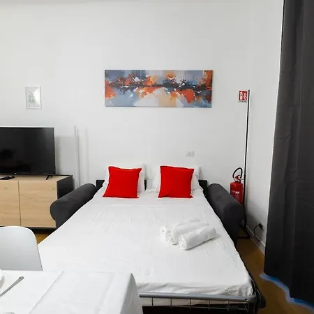 בית נופש Modern 2br 2ba Metro Access 12min Duomo *
