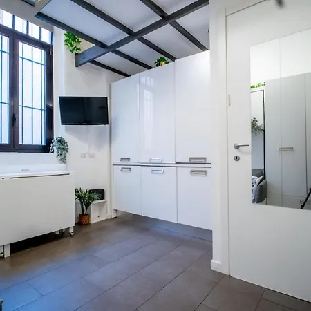 Close Station New Mini Loft Ac Wifi מילאנו