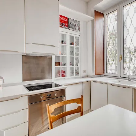 Modern 1 Bedroom Near Gae Aulenti