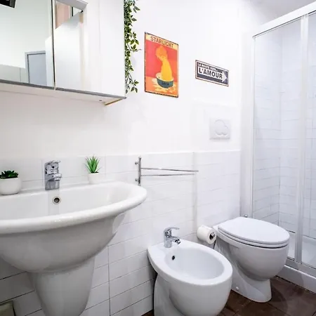 Close Station New Mini Loft Ac Wifi * מילאנו