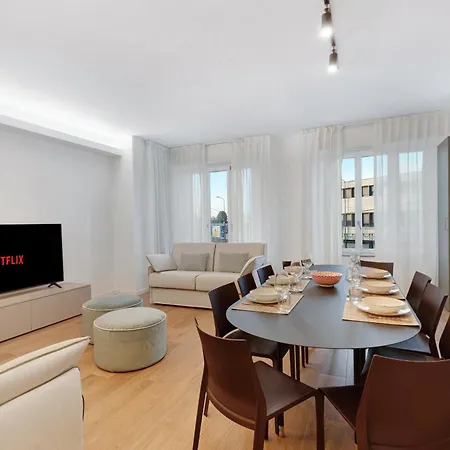 Lejlighed Luxury New - Stazione Garibaldi A 5 Minuti