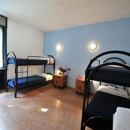 Ostellolinda Hostel *