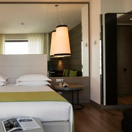 ستارهوتيلز إيشو 4*