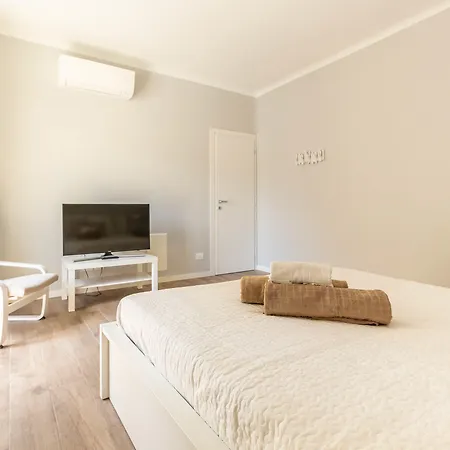 Alessia's Flat - Michetti 公寓 *
