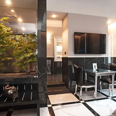 Casa de hóspedes The Unique Brera 4*