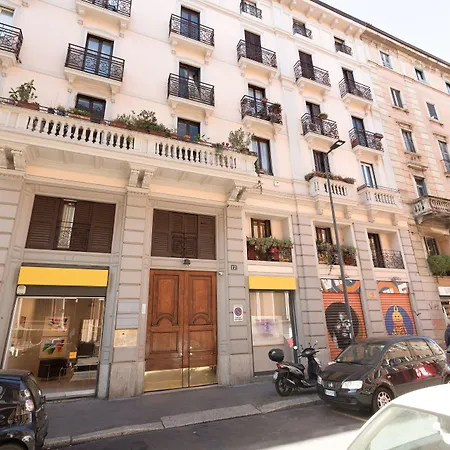 Guesthost - Corso Buenos Aires Colourful Flat Διαμέρισμα *