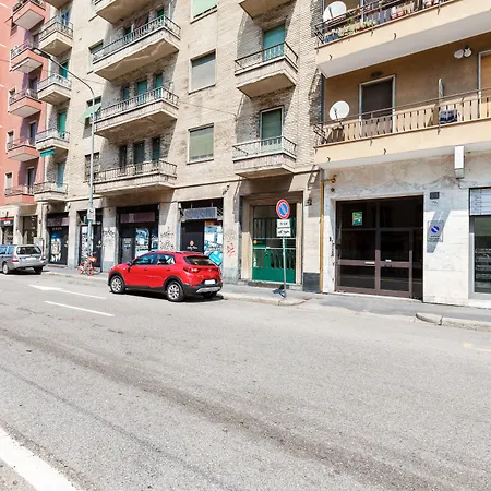 Corsica Huge Terrace Flats 아파트 *