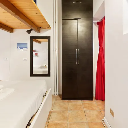 Guesthost - Cosy Nest Isola District Heart Апартаменты