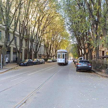 Elegant Historic On A Tree-lined Avenue Near Cadorna Station And Last Supper *