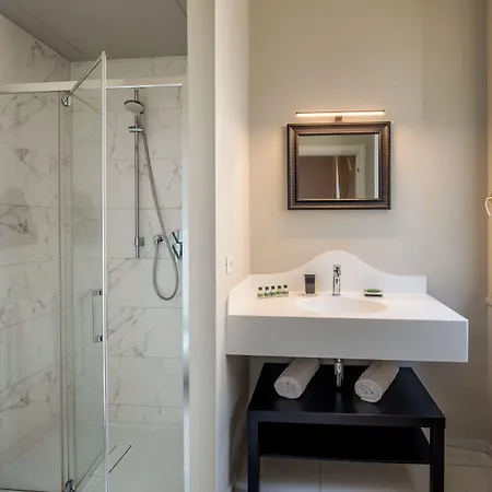 Daplace - Corso Monforte ゲストハウス