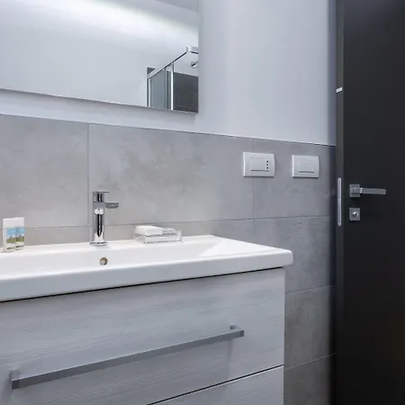 Appartamento Italianway - Albani 20 *