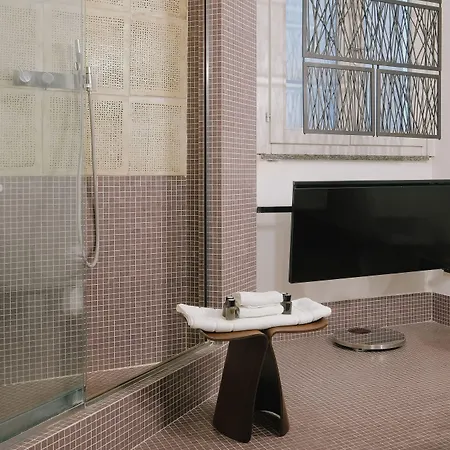 3 10 Corso Bed & Breakfast Milan