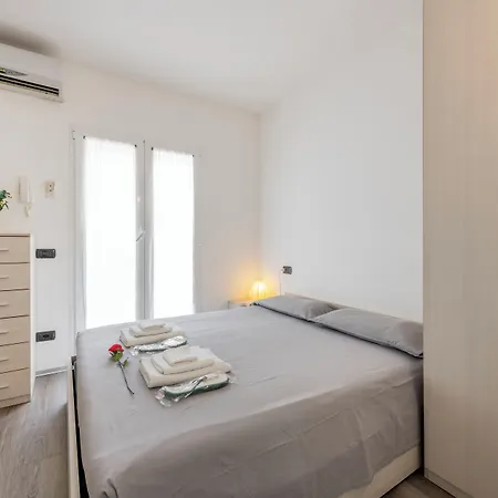 Bnbutler - Archimede 53 - Bright *