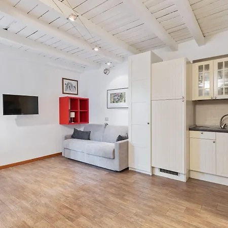 Appartamento Joivy Beautiful For 2 Near Sempione Park Milano