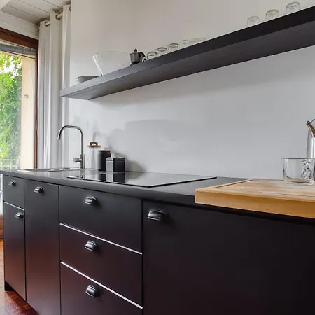 Joivy Superb In The Centre Of