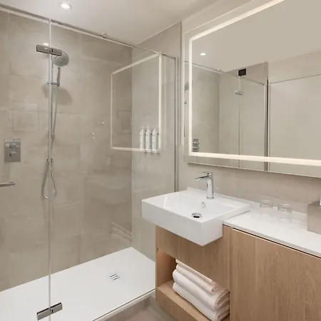 Courtyard By Marriott Linate Hotel Milán