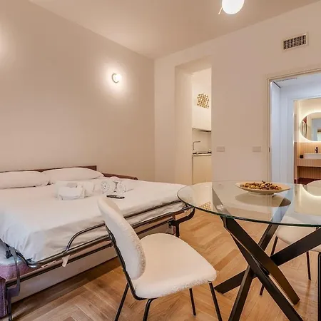 Apartment 1 From Metro-new Luxury Studio-pta Venezia 7 *