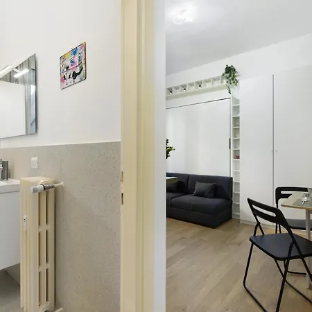 Station In 15 Min, Charming * ميلان