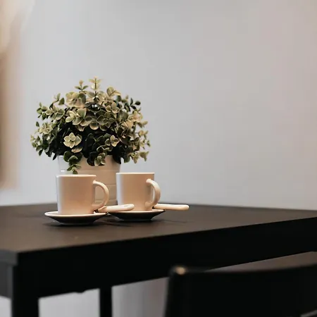 Daire Hostmate - - Pallanza Milano