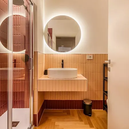 1 From Metro-new Luxury Studio-pta Venezia 7 Mailand