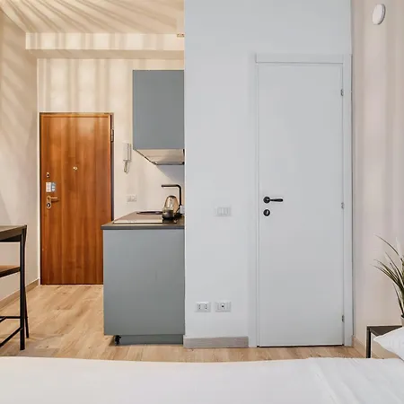 Hostmate - - Pallanza * Milano