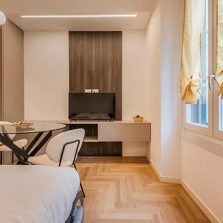 1 From Metro-new Luxury Studio-pta Venezia 7 * Mailand