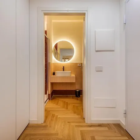 1 From Metro-new Luxury Studio-pta Venezia 7 * Mailand