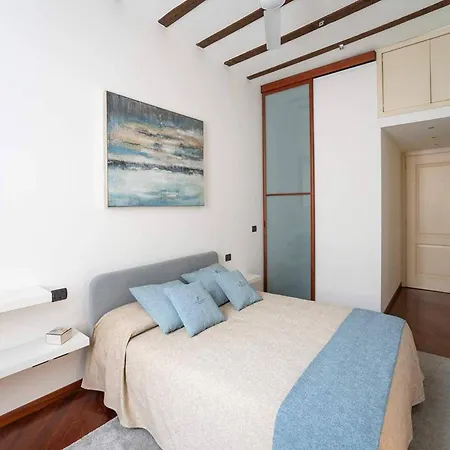 Chic In Cental Apartament Mediolan