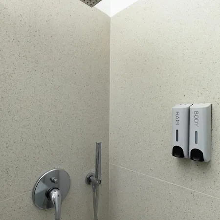 Station In 15 Min, Charming ميلان