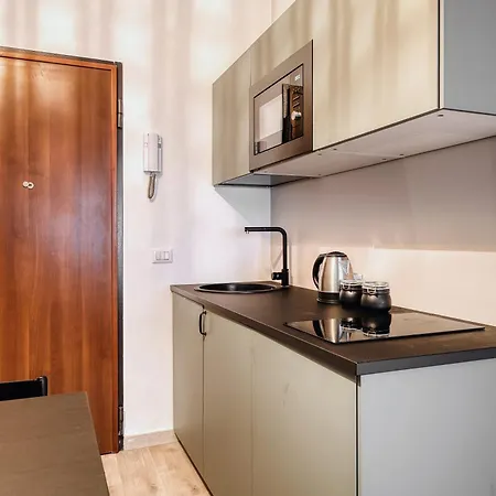 Hostmate - - Pallanza * Milano